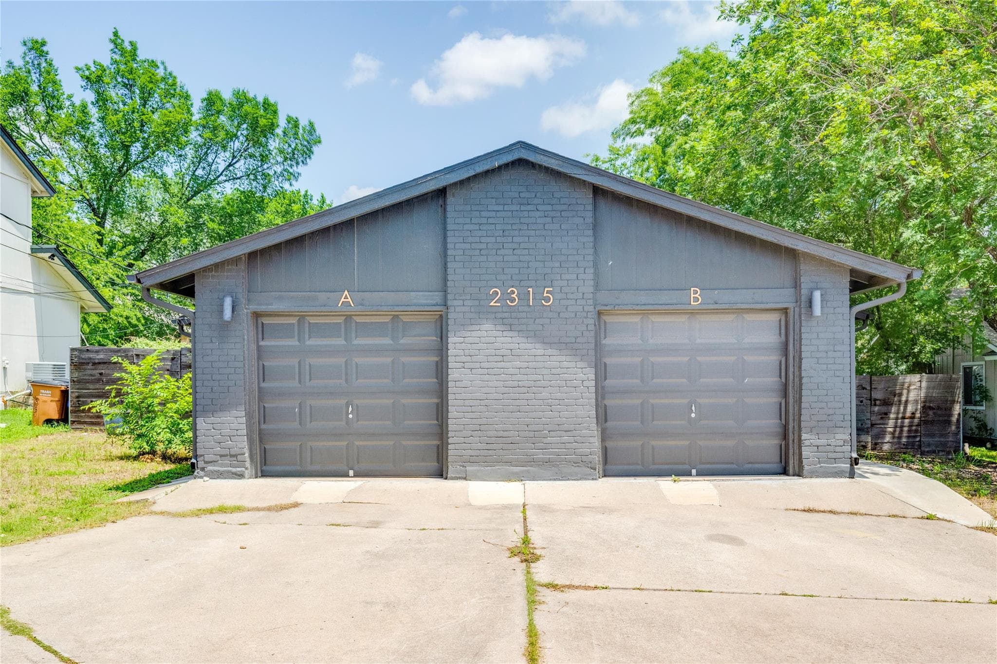2315 Burleson Rd
