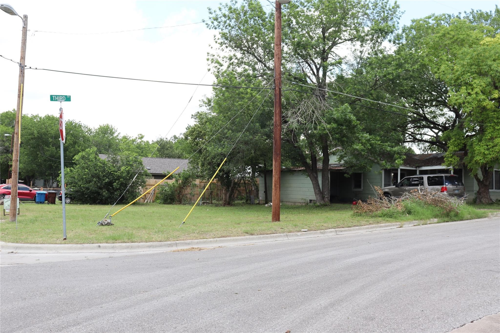 TBD Neches St