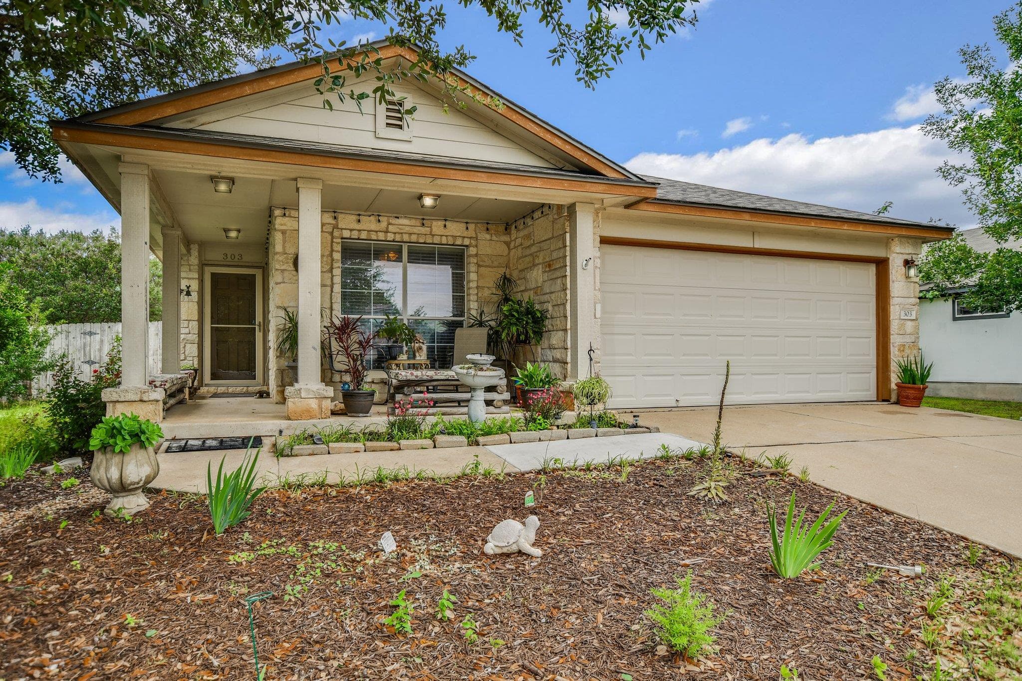 303 Delby St