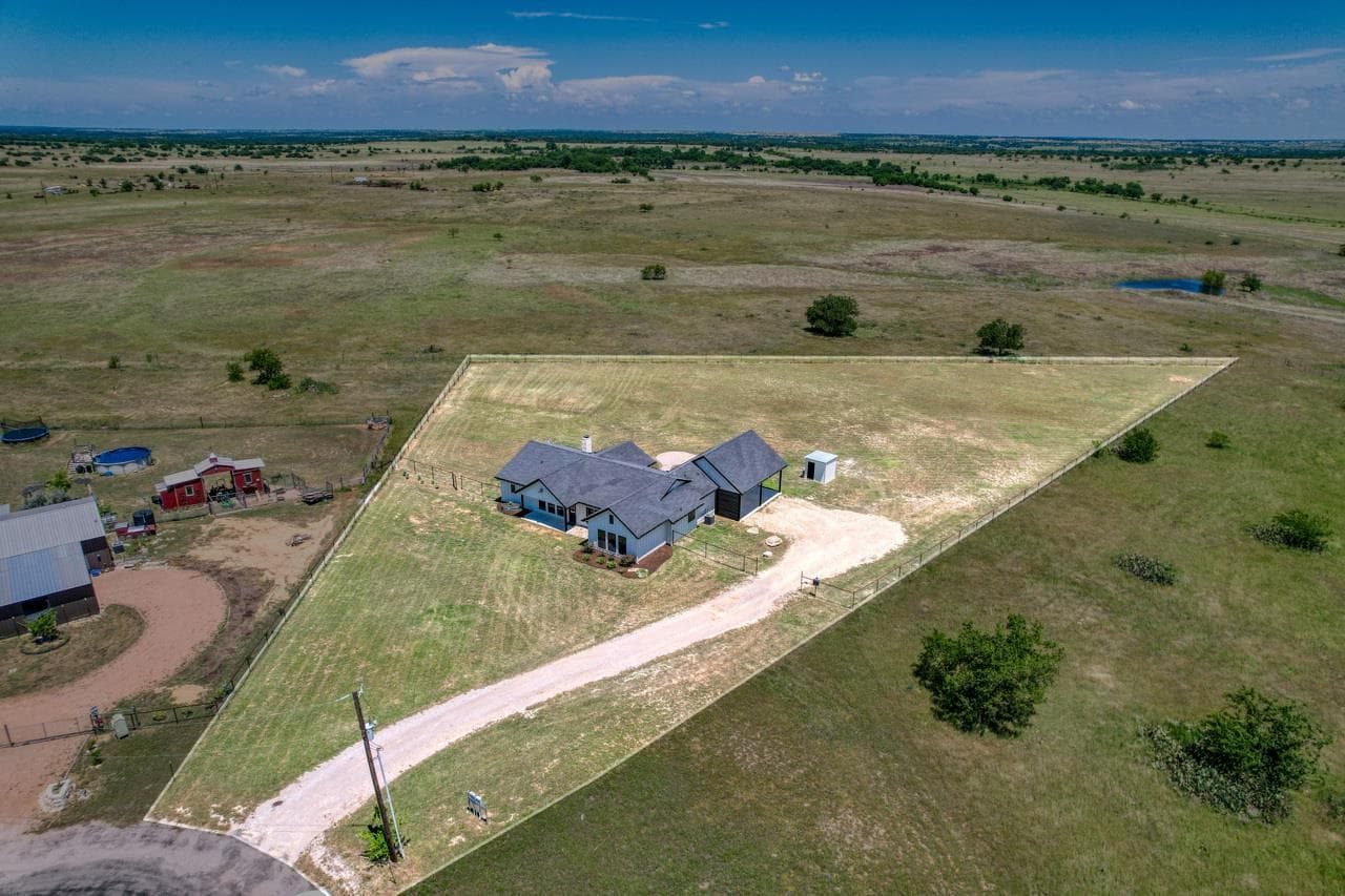 187 Lila Ln