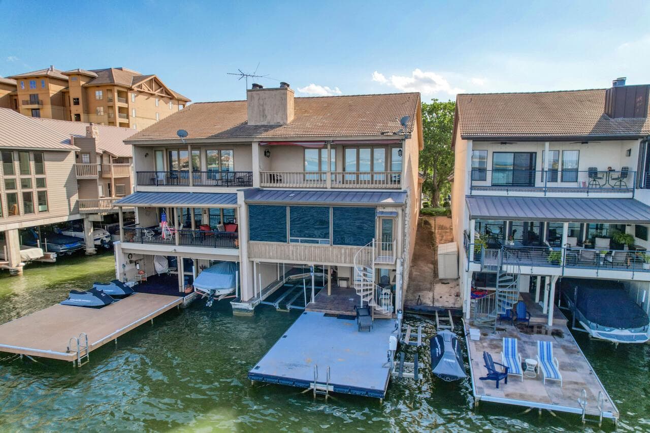 1103 The Cape Rd #2