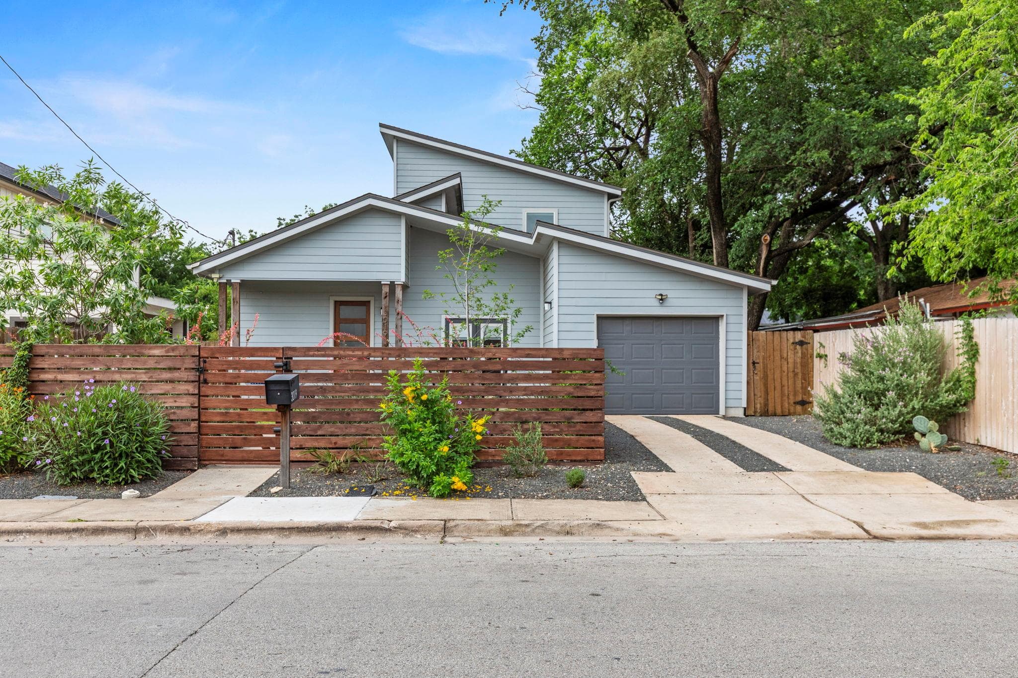 3019 Lyons Rd