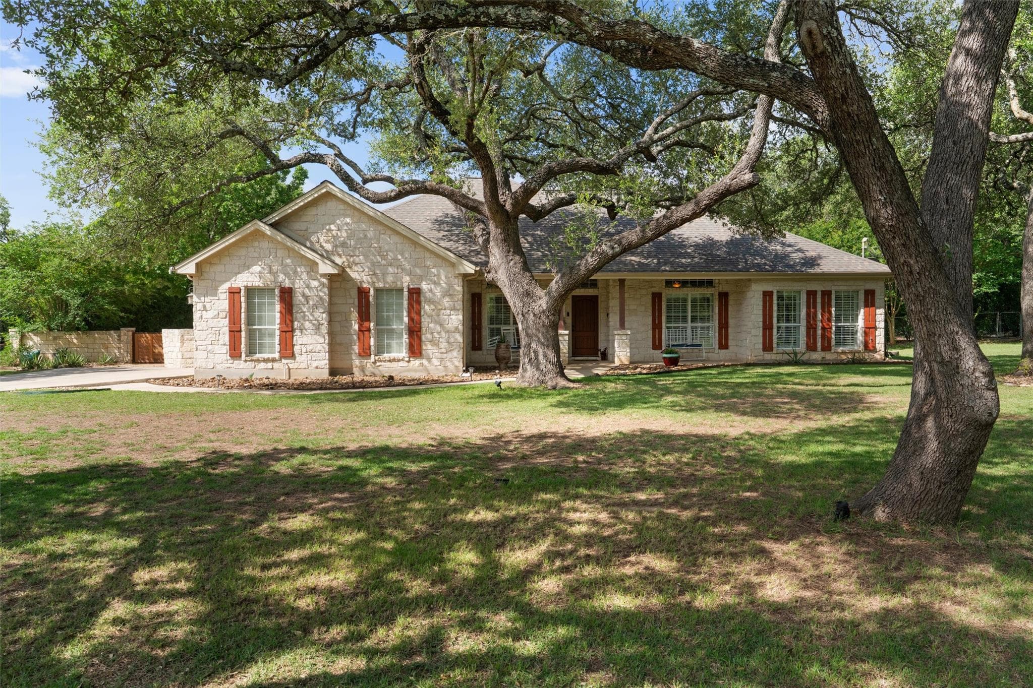 223 E Ridgewood Rd