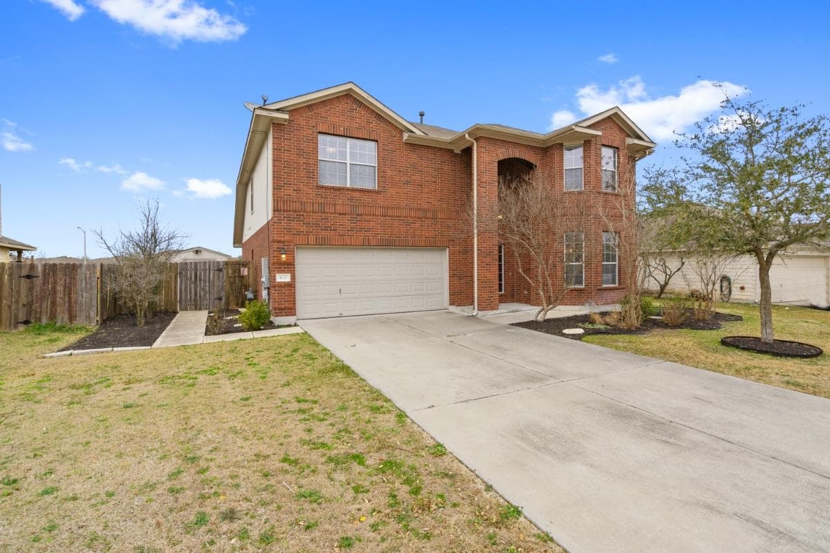 652 Dark Horse Ln