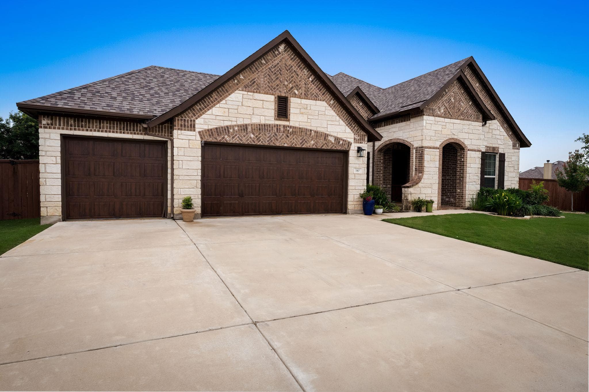 140 Waterloo Cv