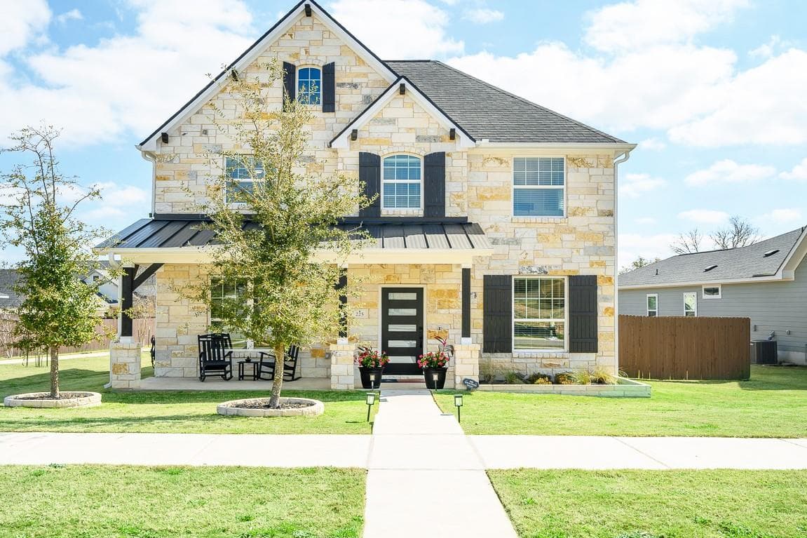 225 Villars Dr