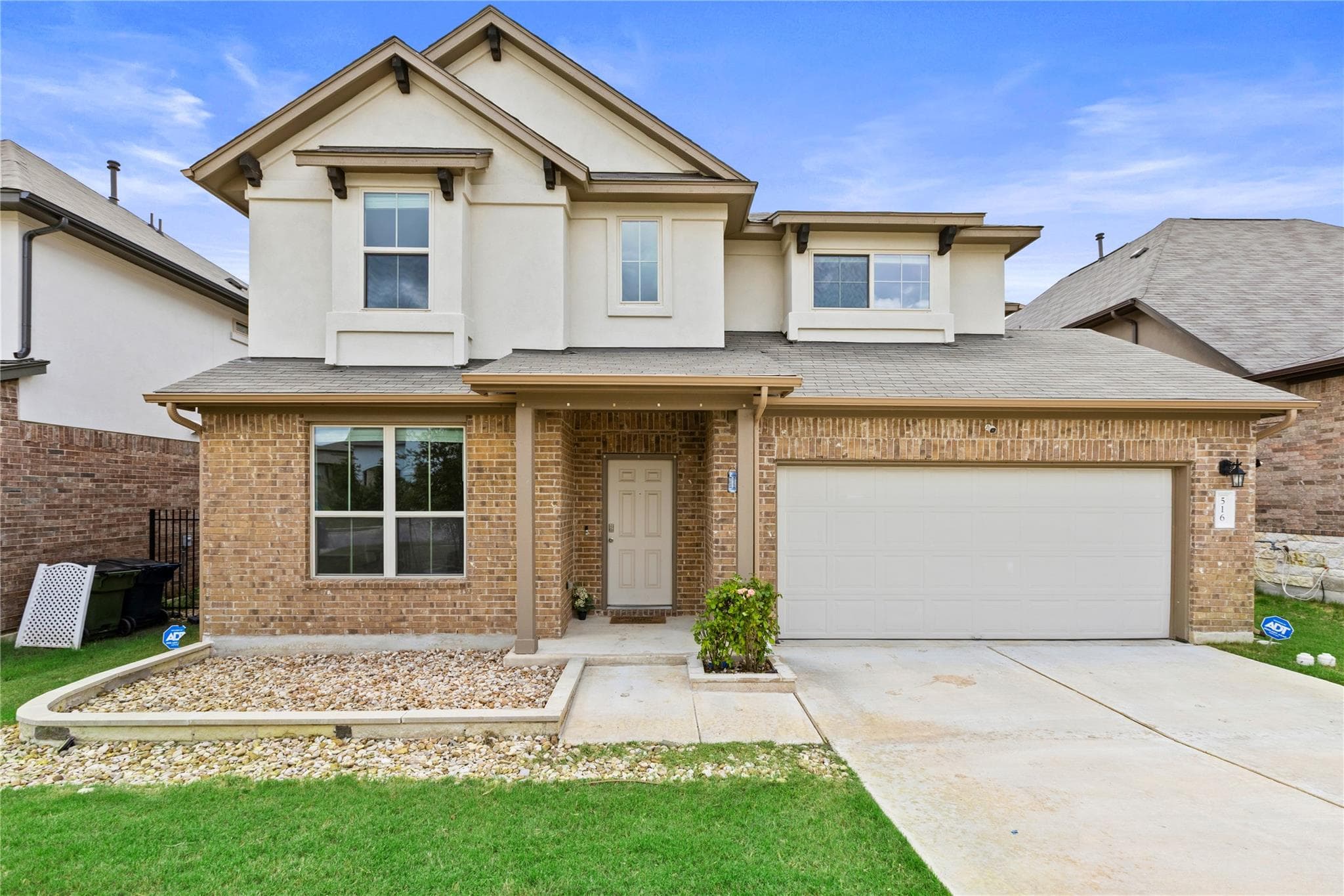 516 Arrowhead Vine St