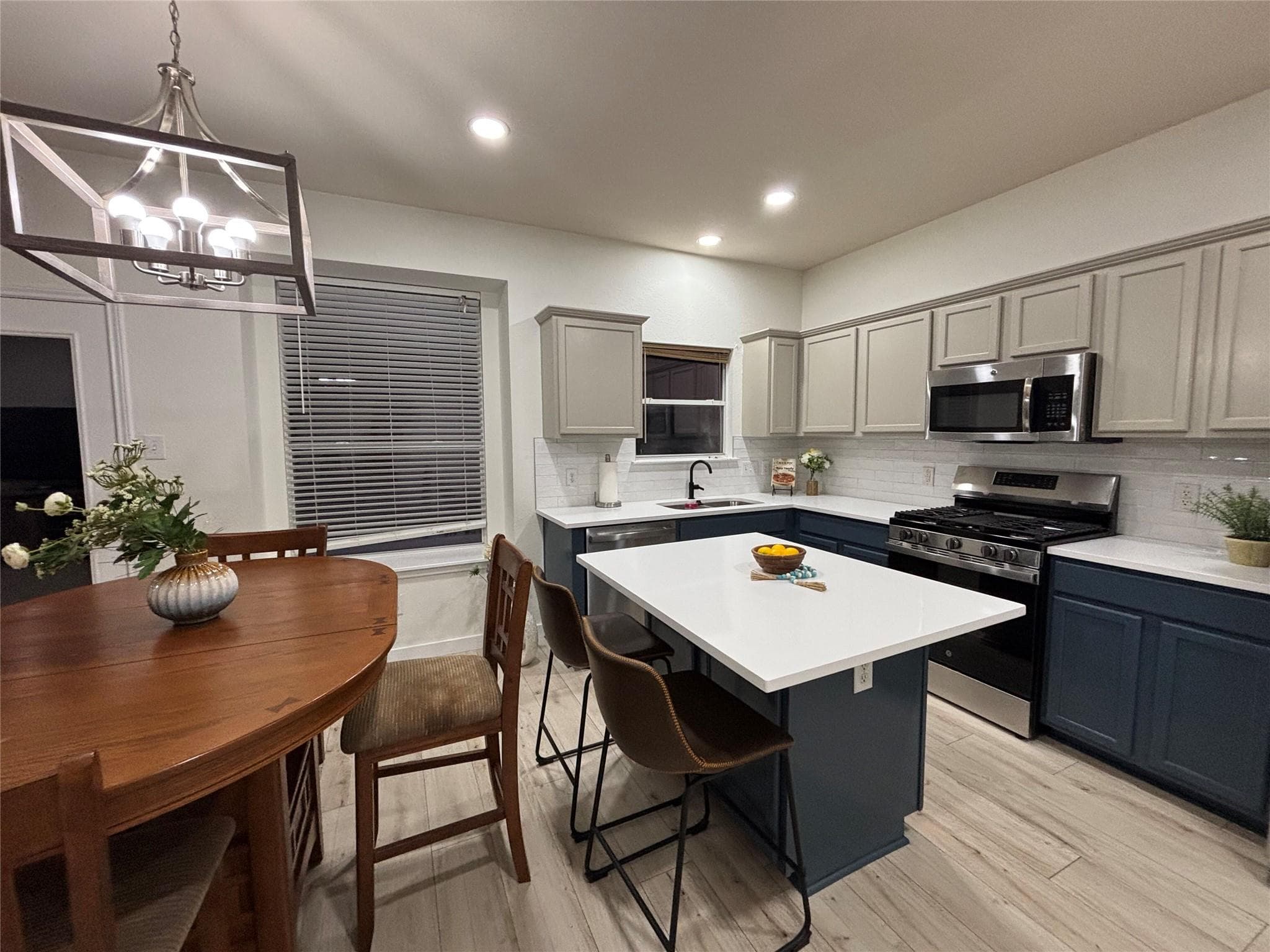 1104 Henderson Dr