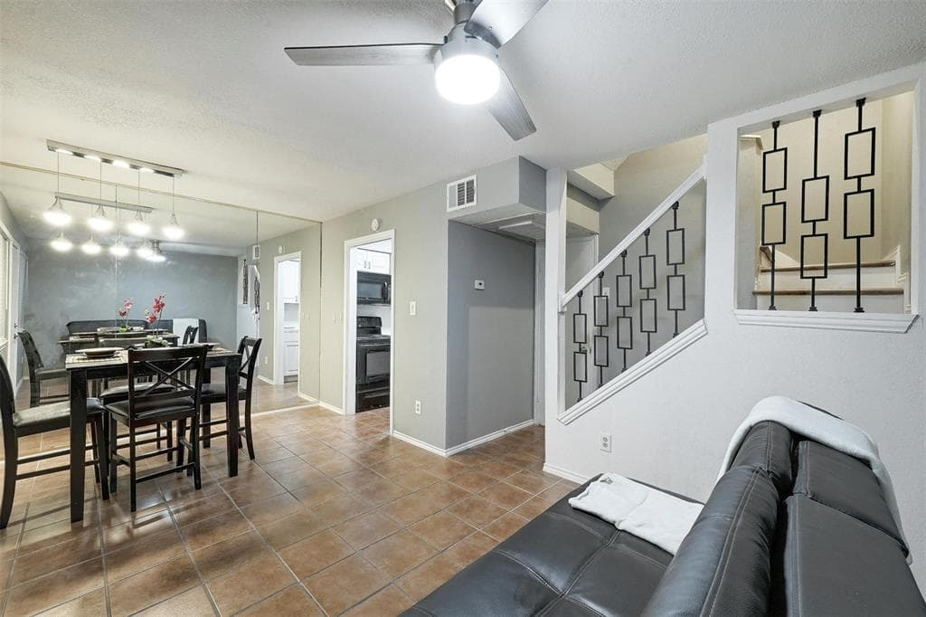 1808 Rio Grande St #2