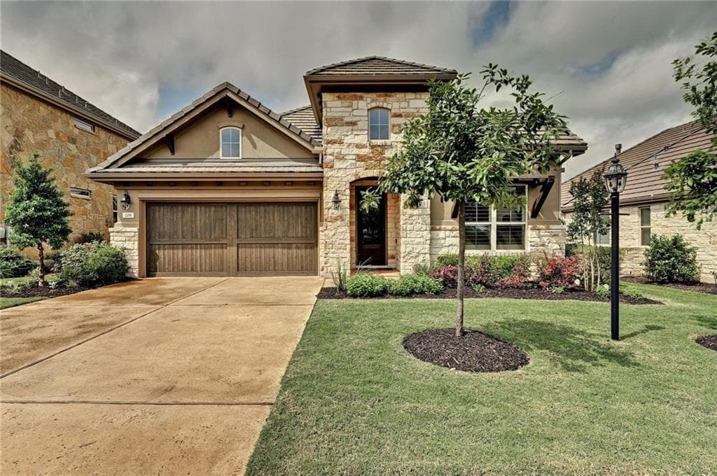 208 Maxwell Way