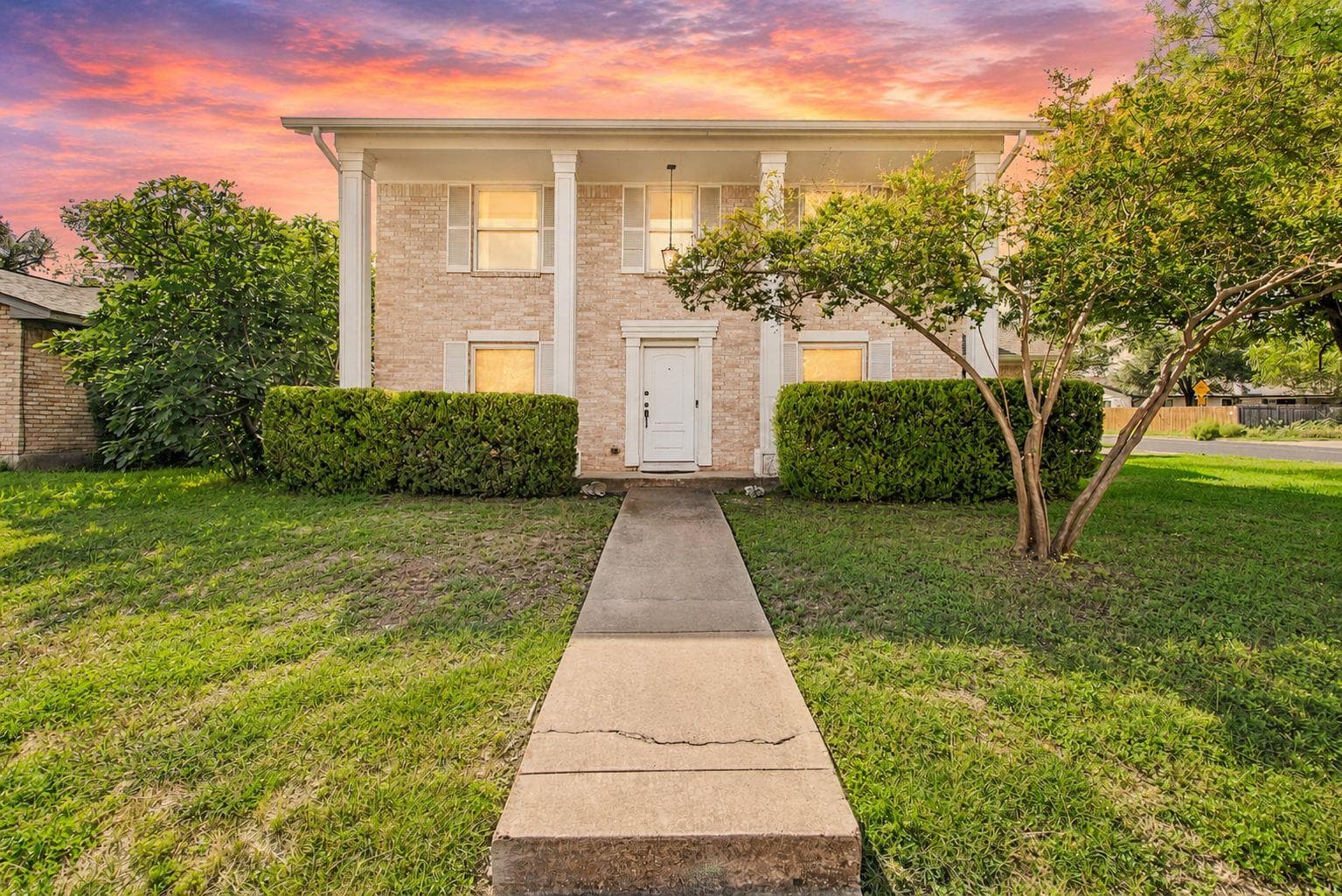 10101 Parkfield Dr