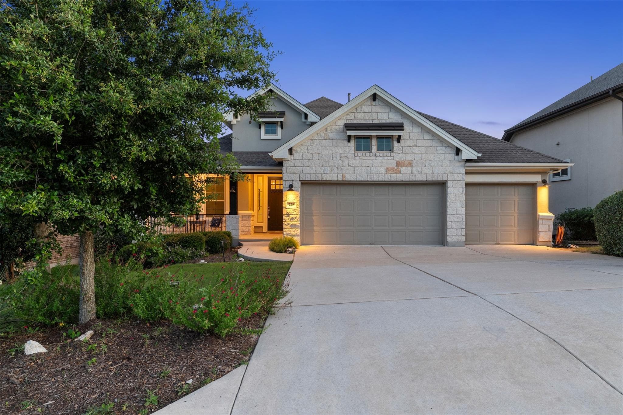 728 Jacksdaw Dr
