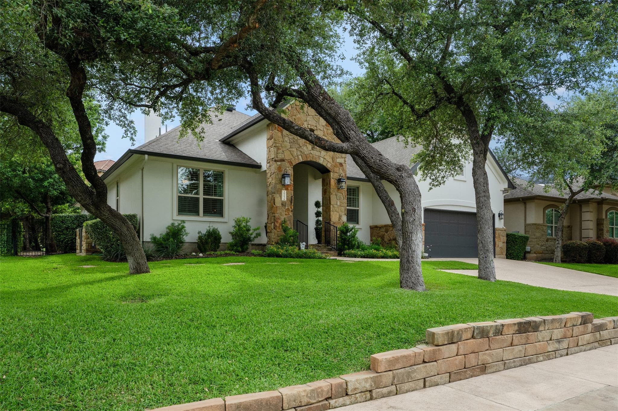 215 Lake Como Dr