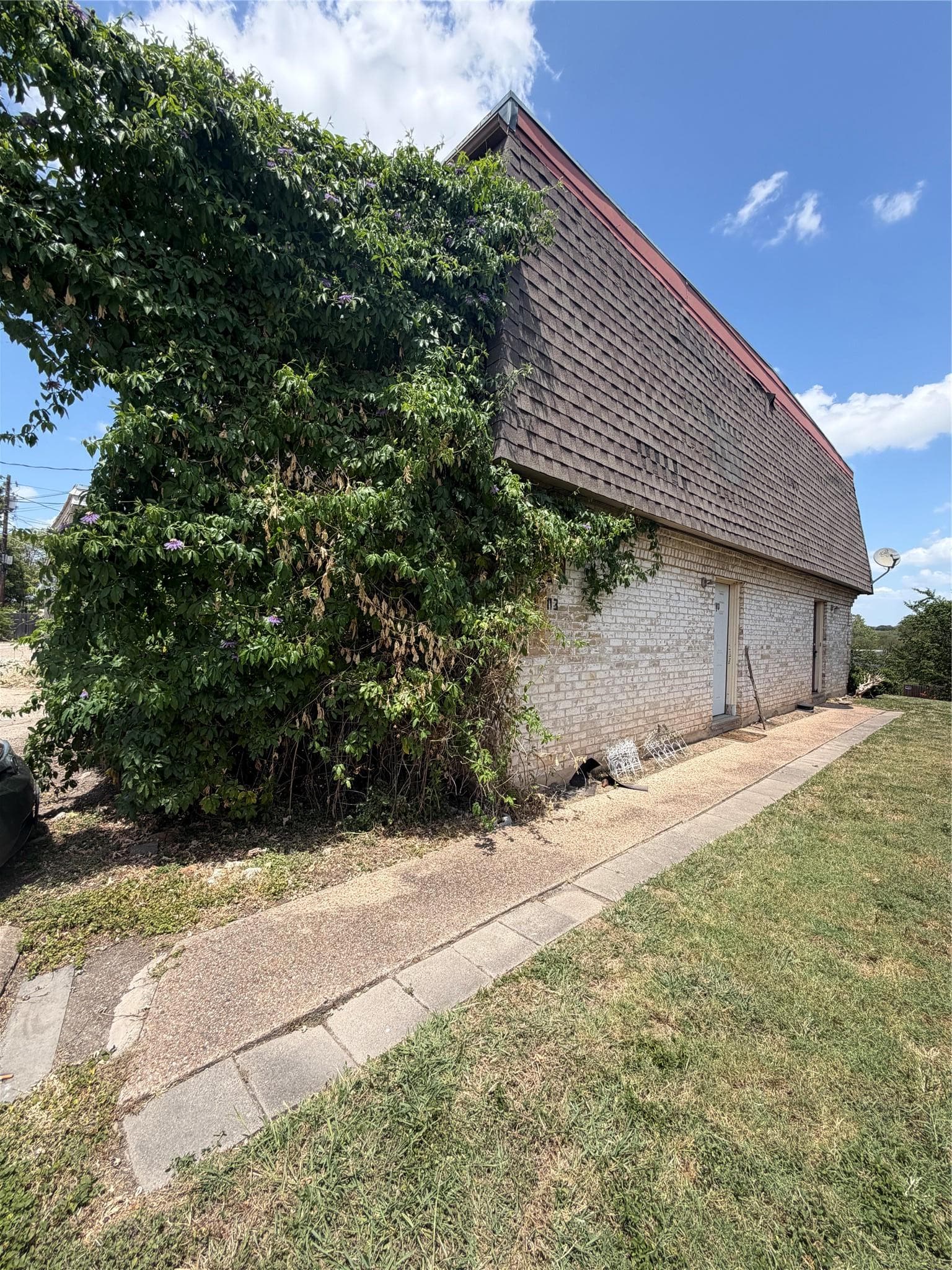 2303 Barton Village Cir #101