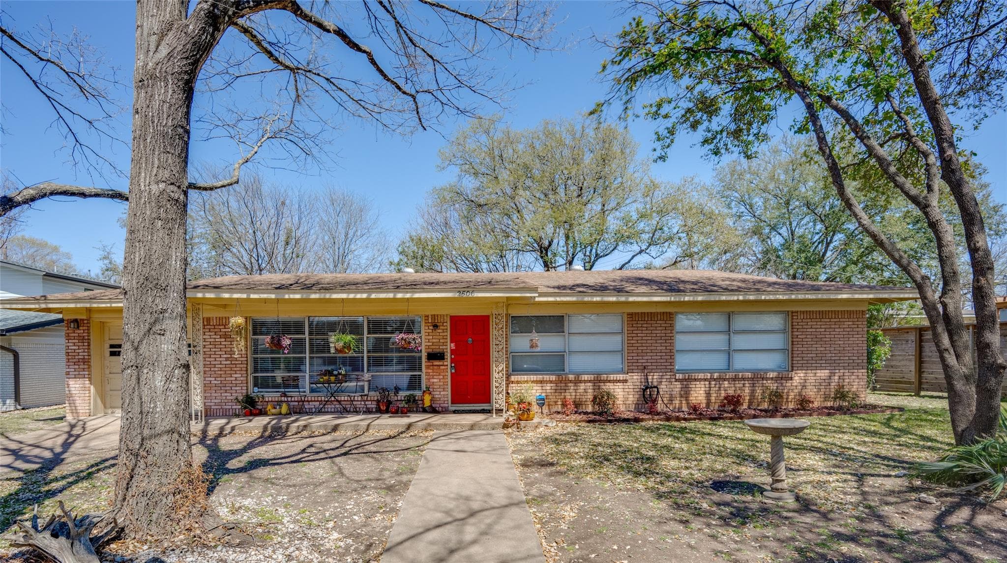 2506 Addison Ave