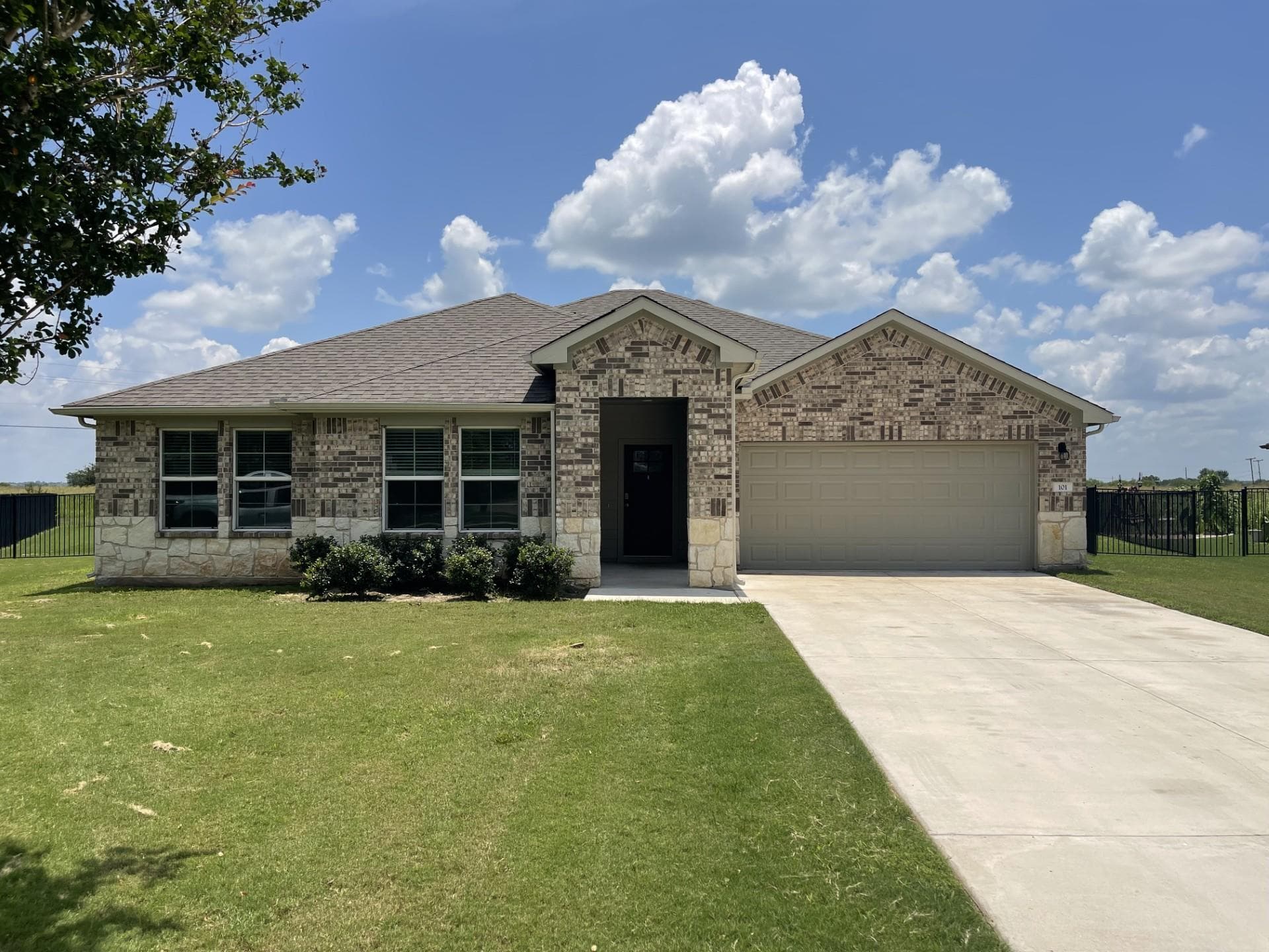 101 Loon Dr