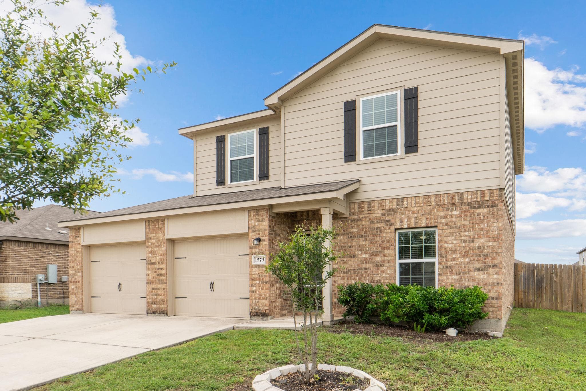 1579 Violet Ln