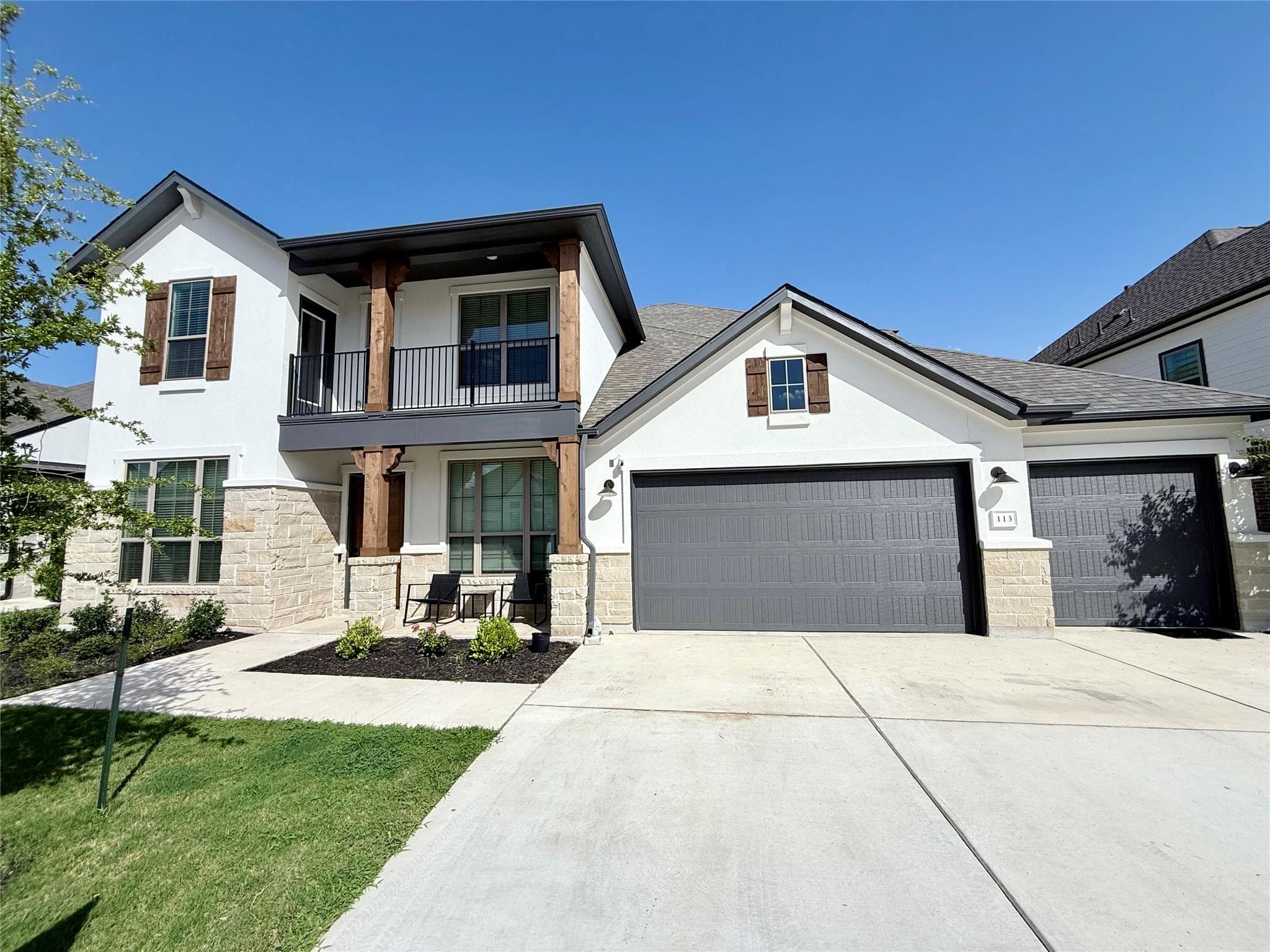 113 Low River Ln