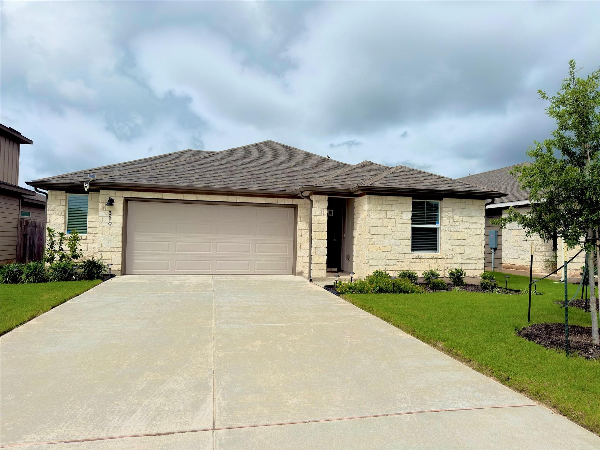 310 Fossil Dr