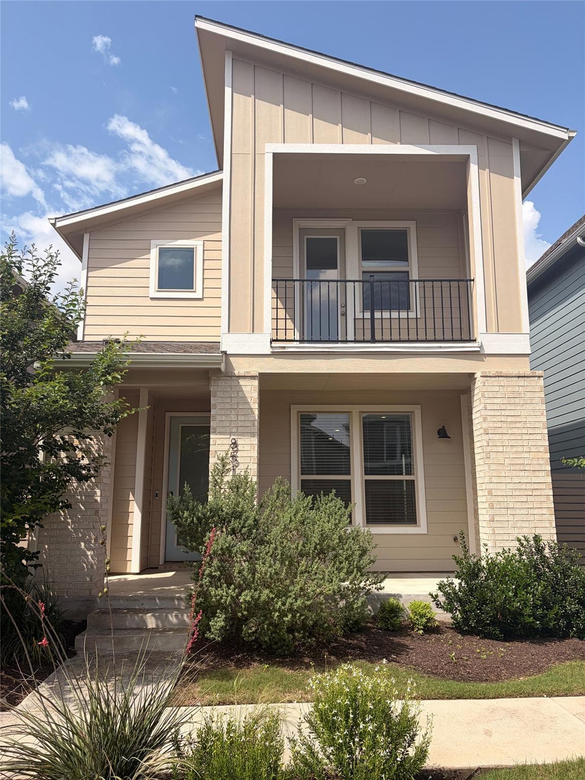 8518 Leroi Dr
