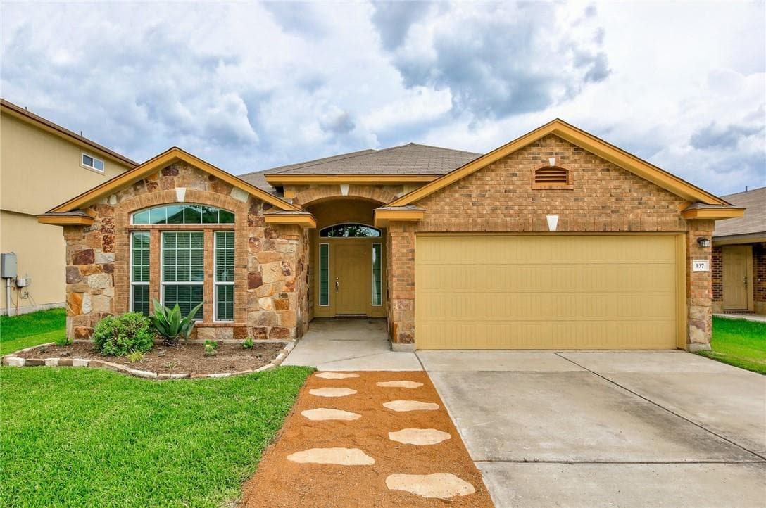 137 Langtry Ln