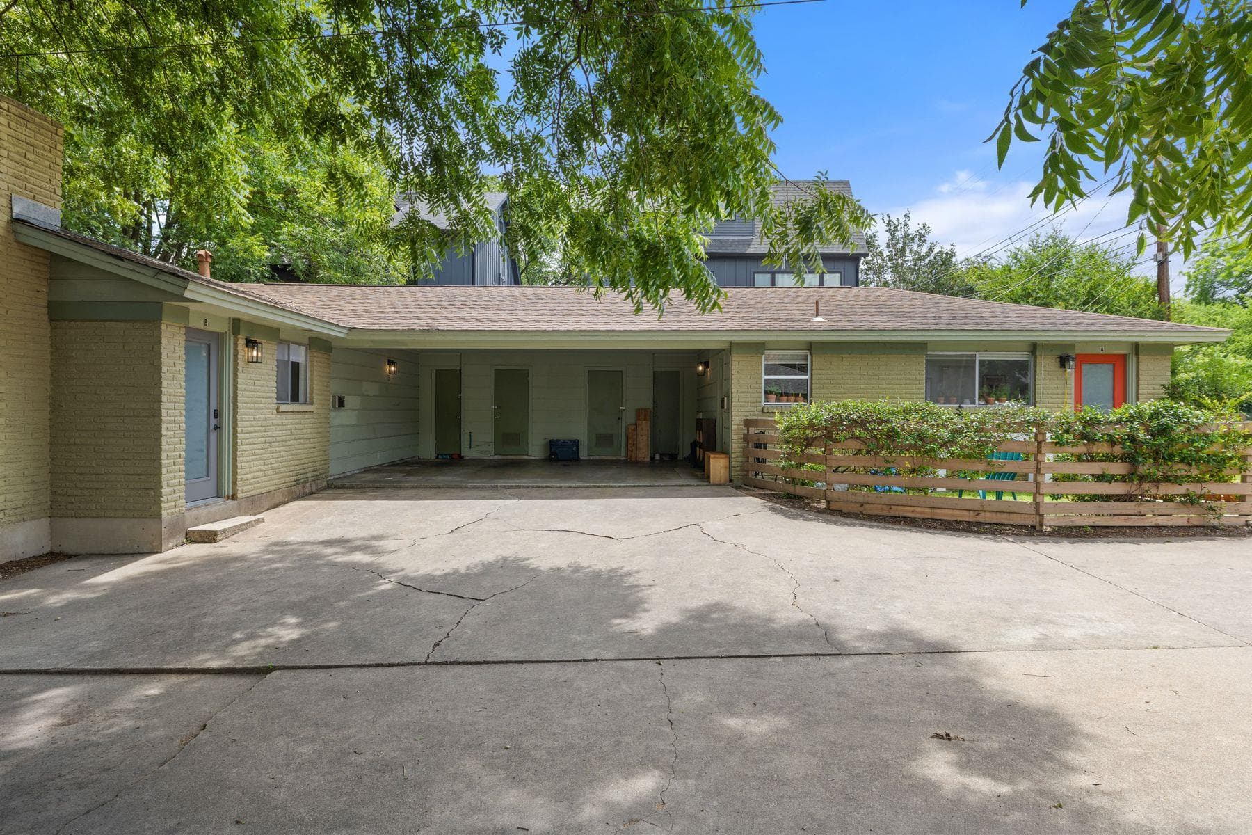 1717 Bluebonnet Ln