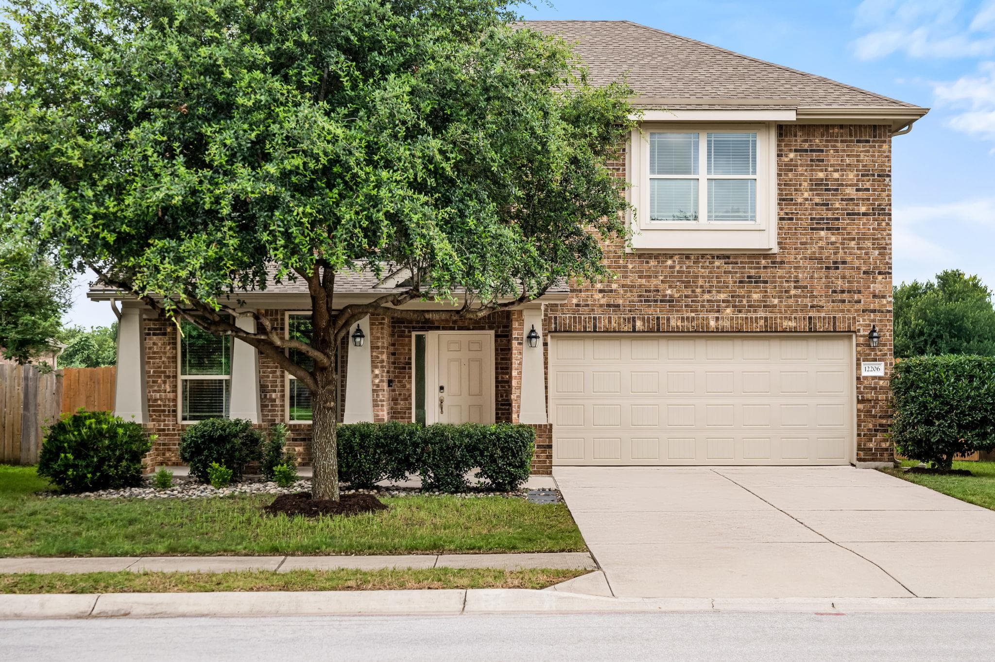 12206 Toluca Dr