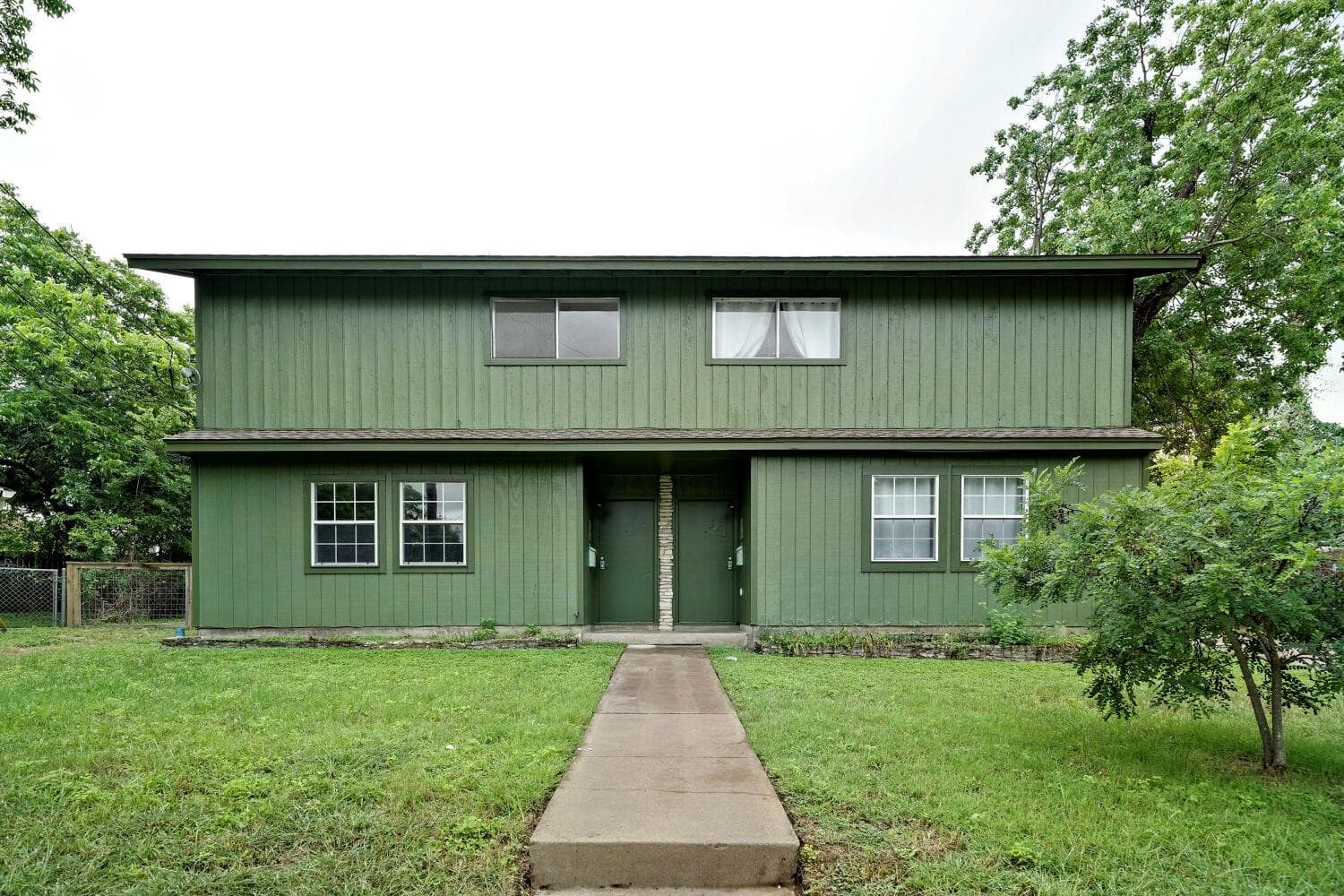 903 Aurora Cir #B