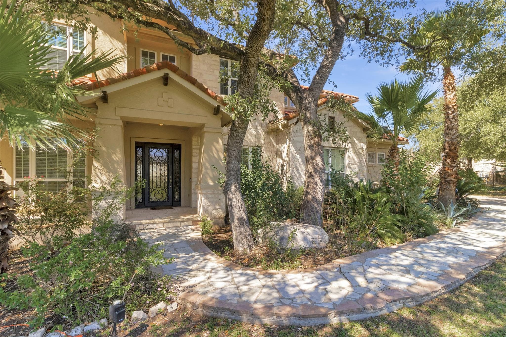 5600 Laguna Cliff Ln