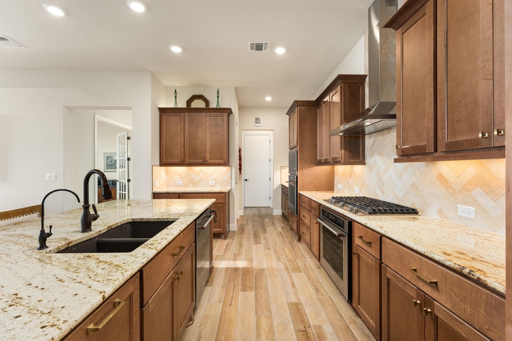 112 Telegraph Ln