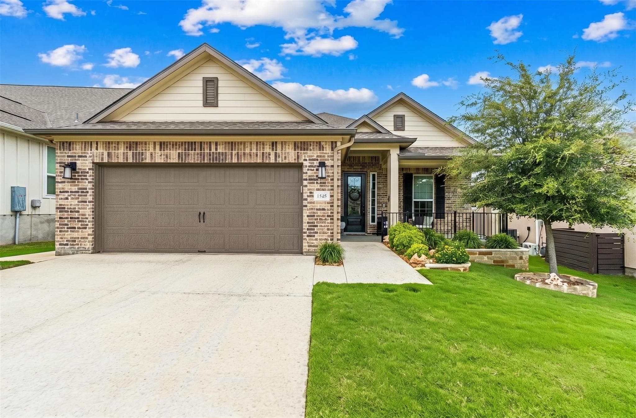 1348 Dancing Oak Ln