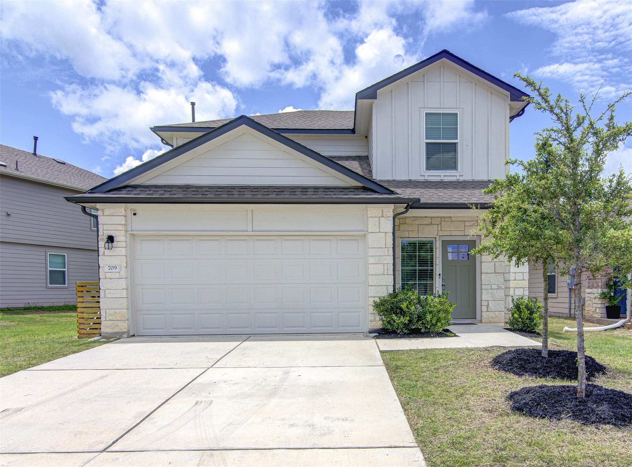 729 Aster Pl