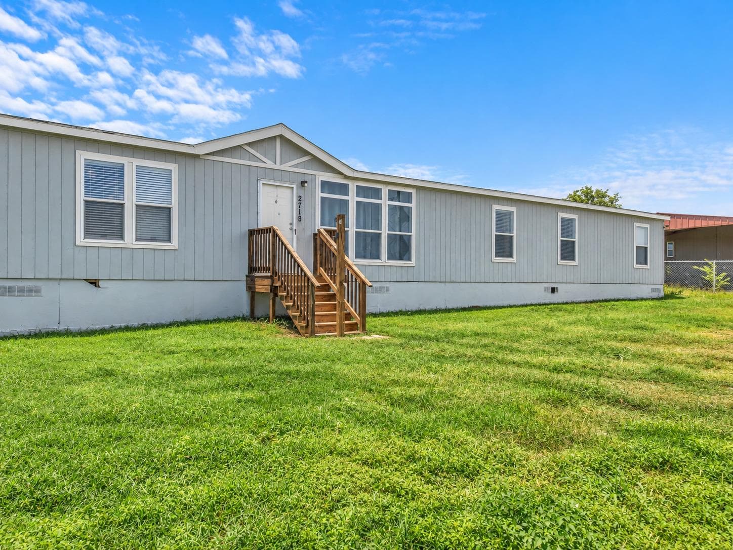271 Alma Ln