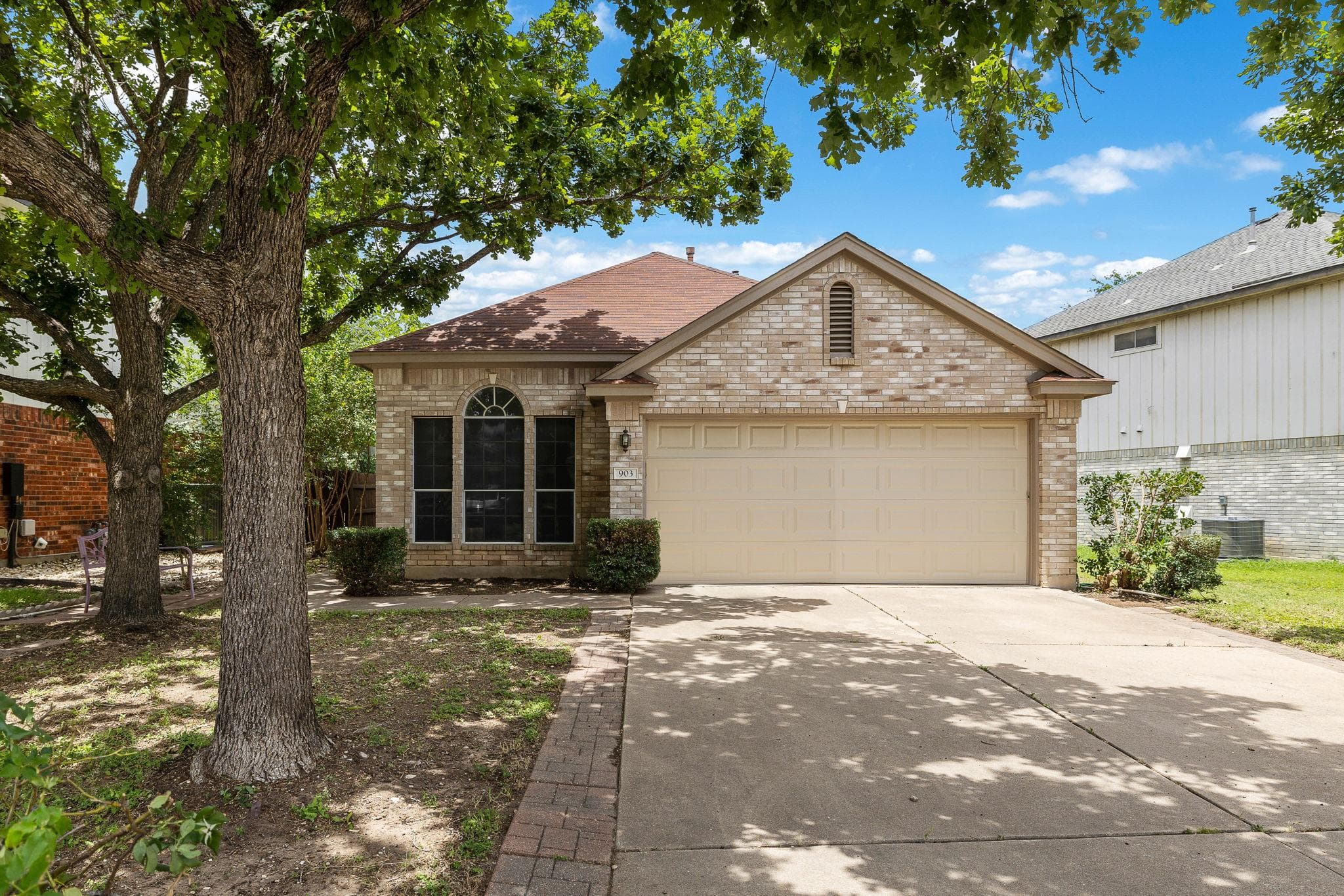 903 Luke Ln
