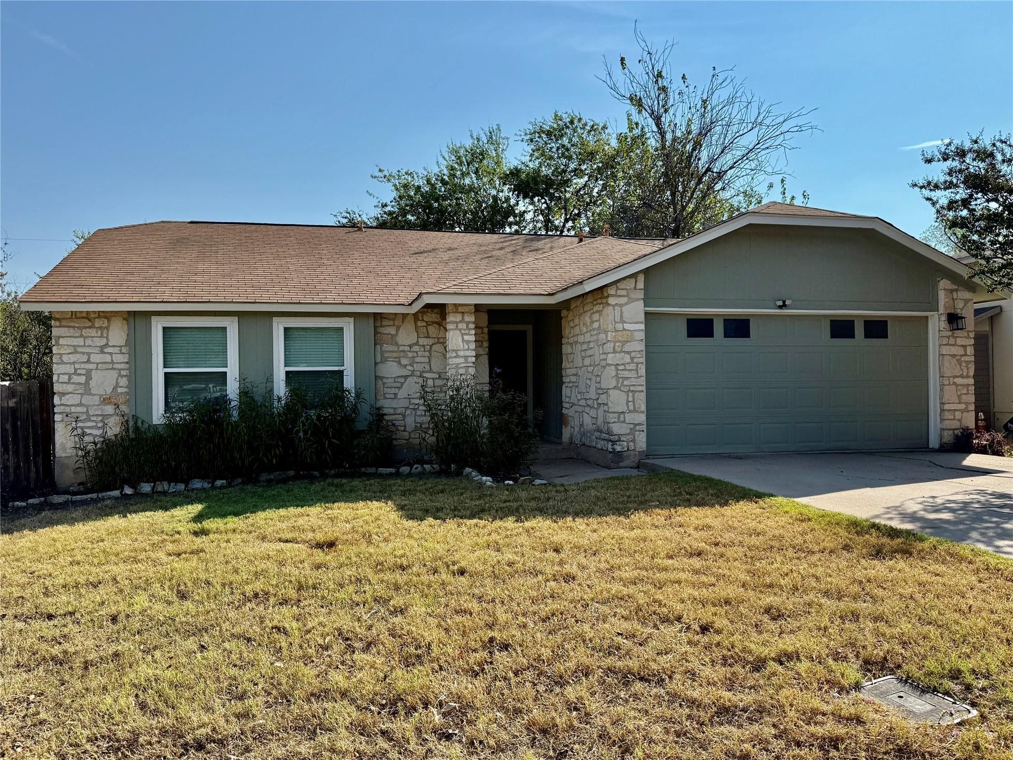 2107 Whispering Dr