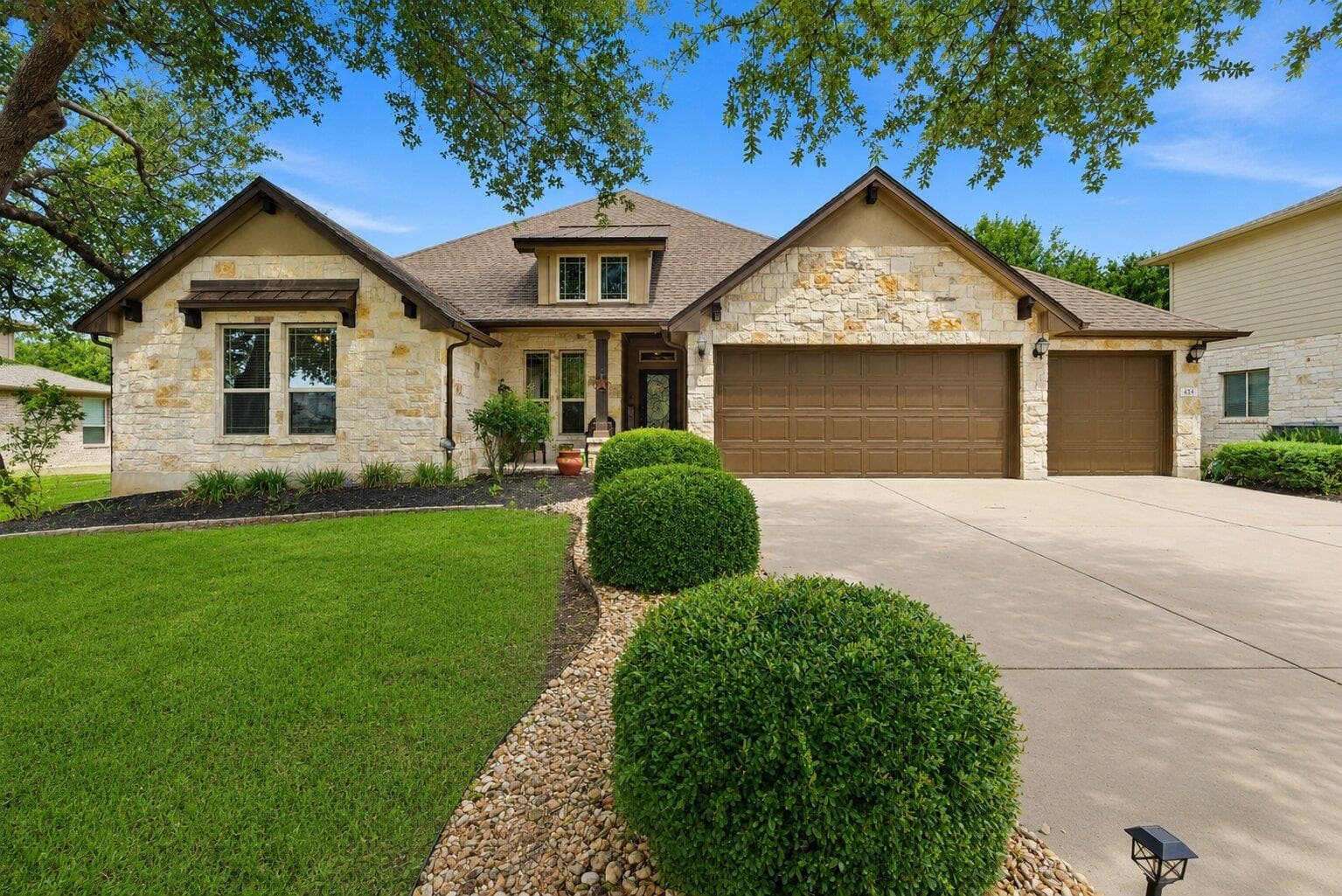 404 Grosseto Ln
