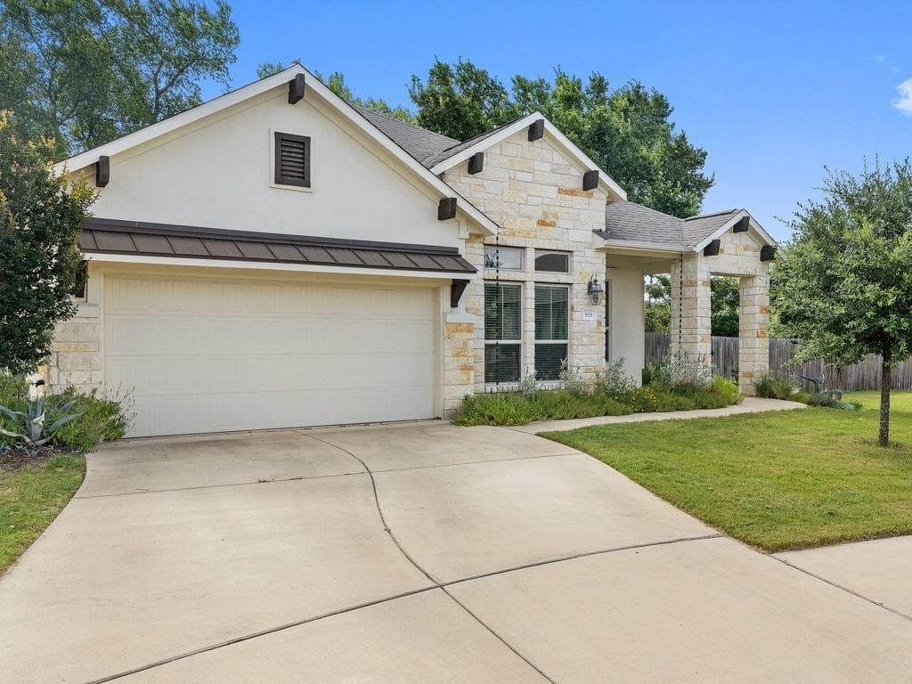 928 Centerra Hills Cir