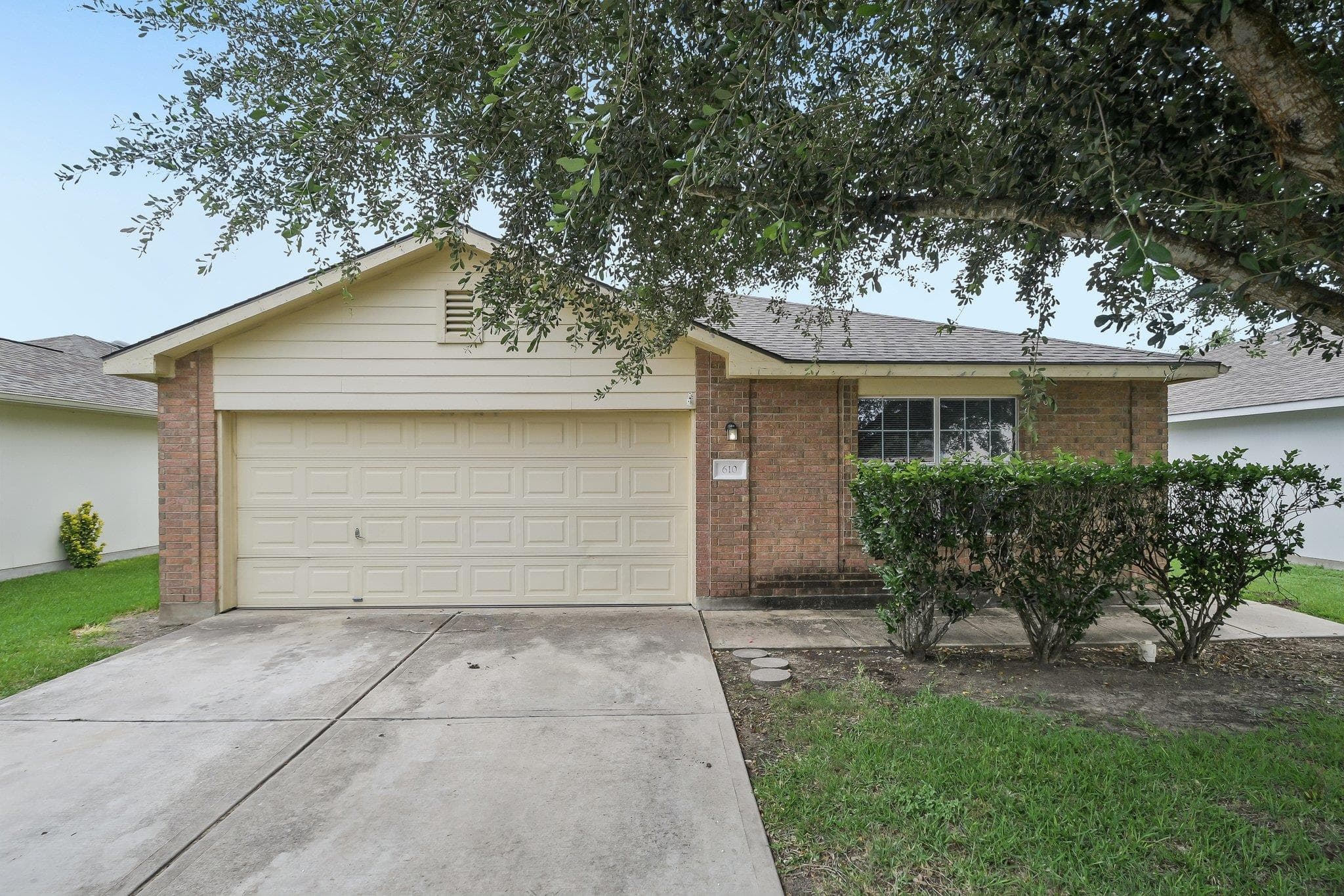 610 Lavaca Loop
