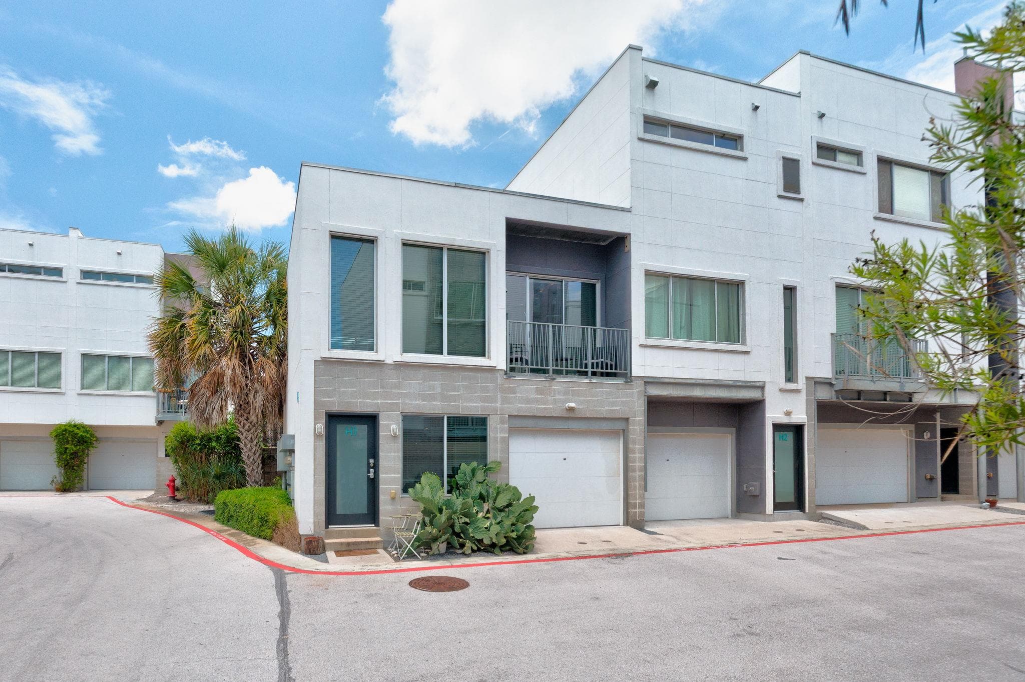 4801 S Congress Ave #H1