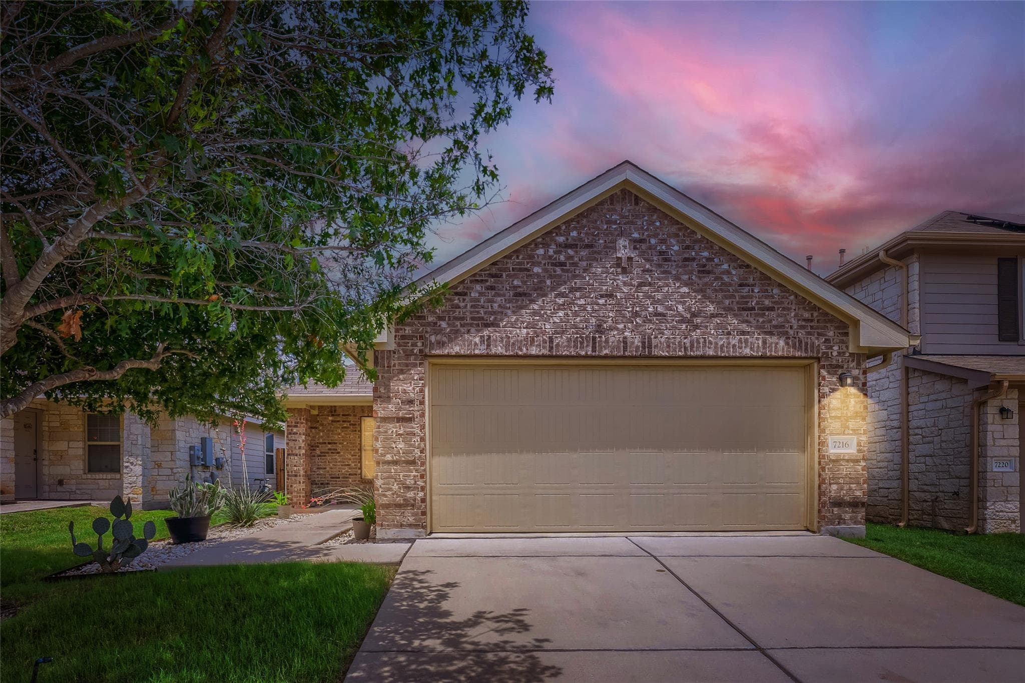 7216 Razors Edge Dr