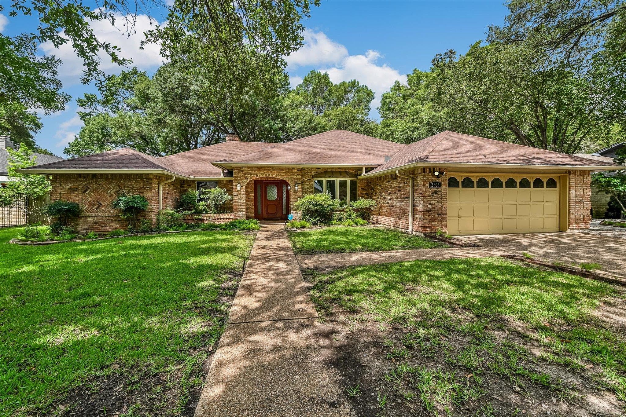 2505 ROYAL LYTHAM Dr