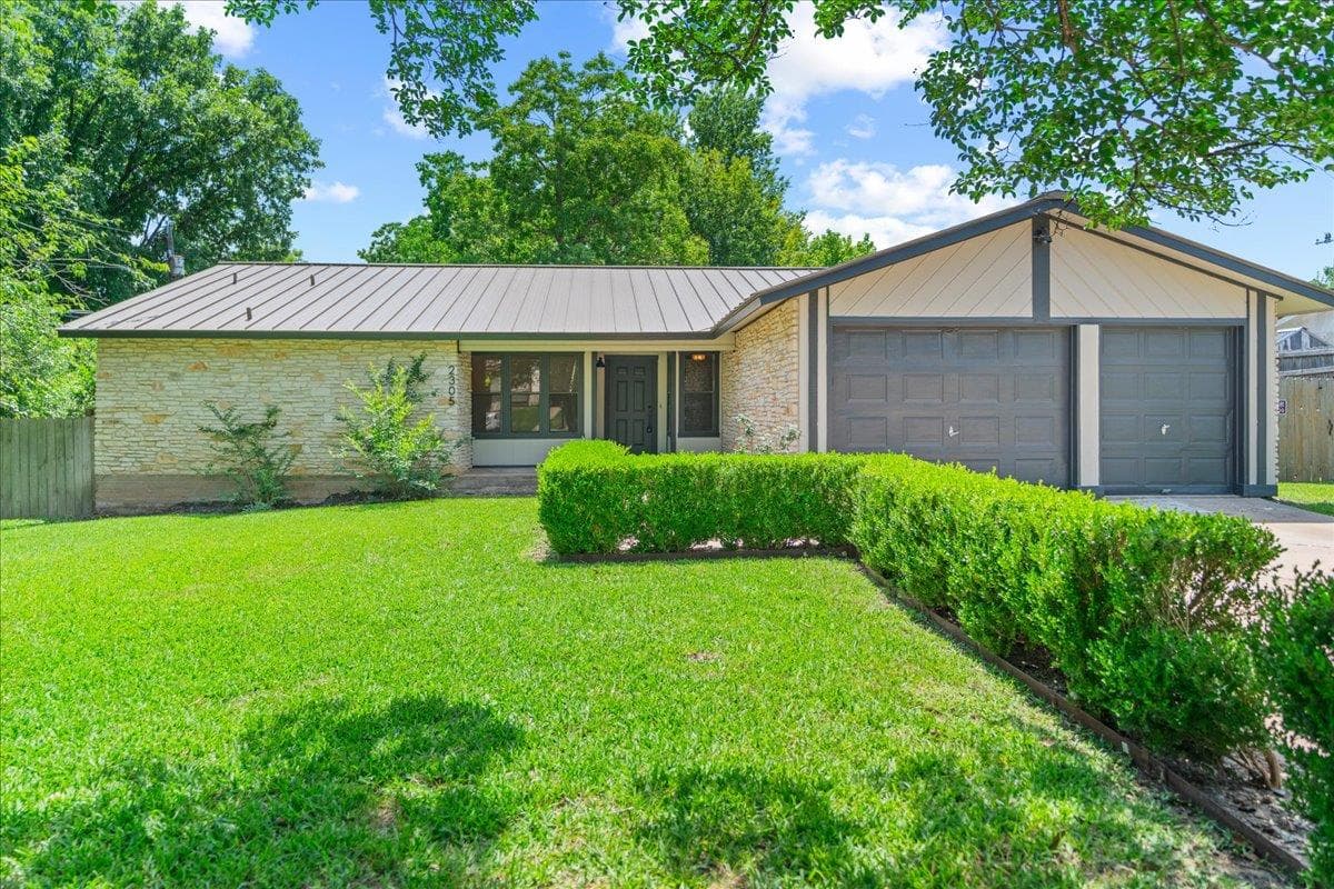 2305 Donna Dr