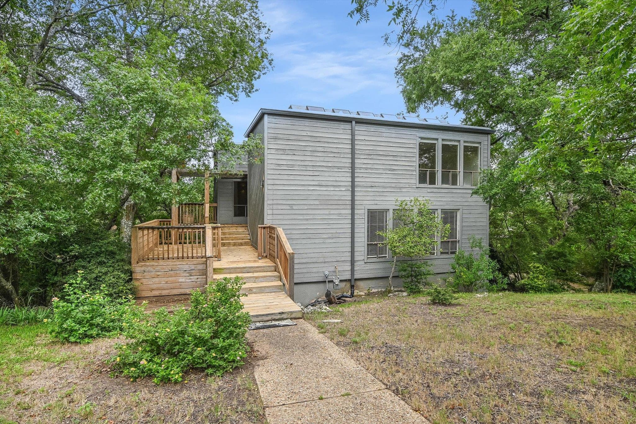 8804 Mountain Path Cir
