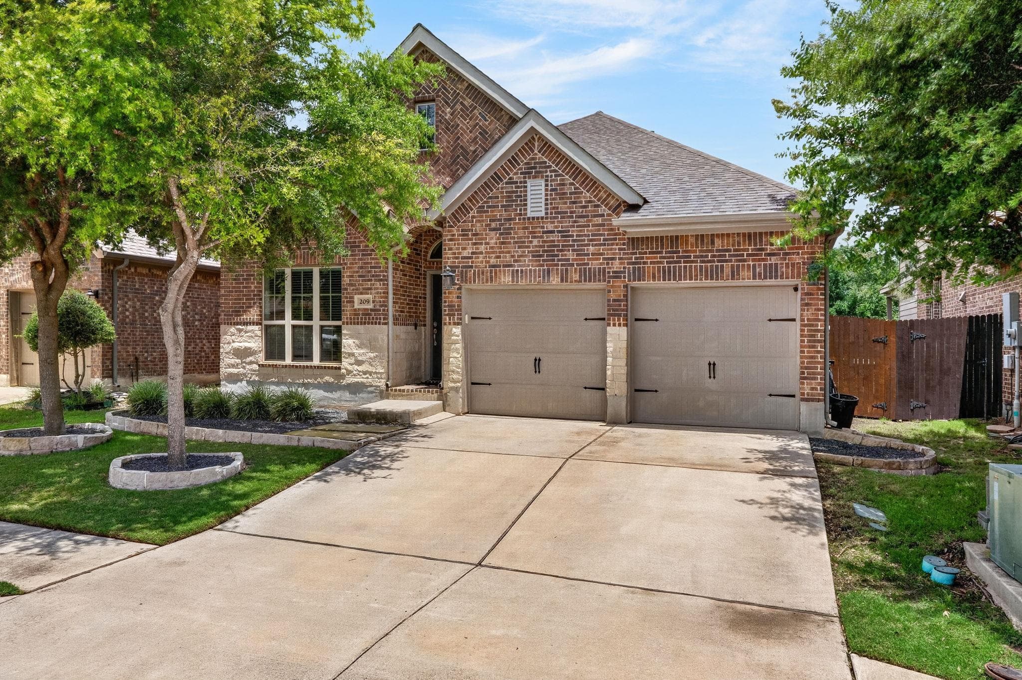 209 Lacey Oak Loop