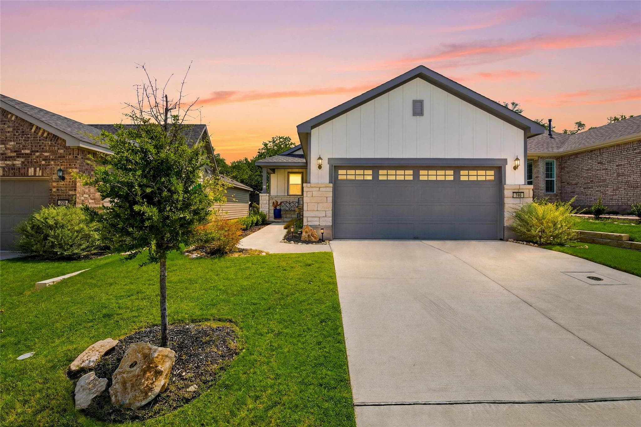 746 Livewater Ln