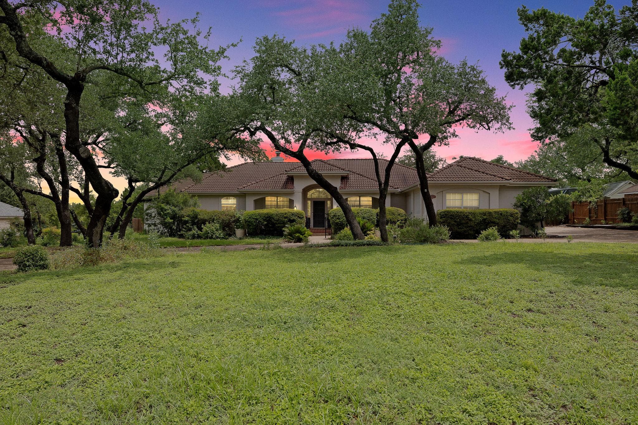 9608 Streamside Dr