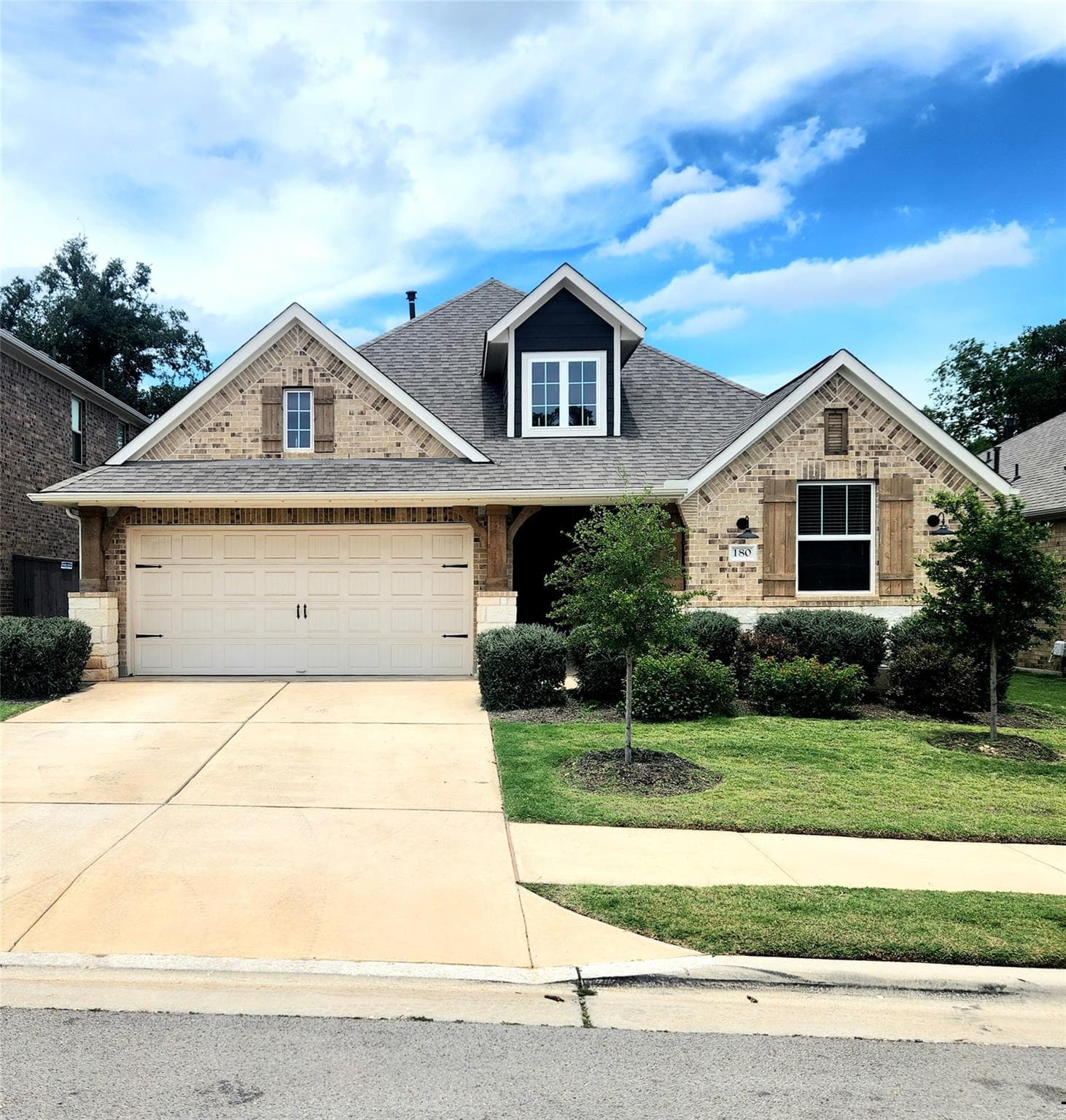 180 Golden Gate Ln