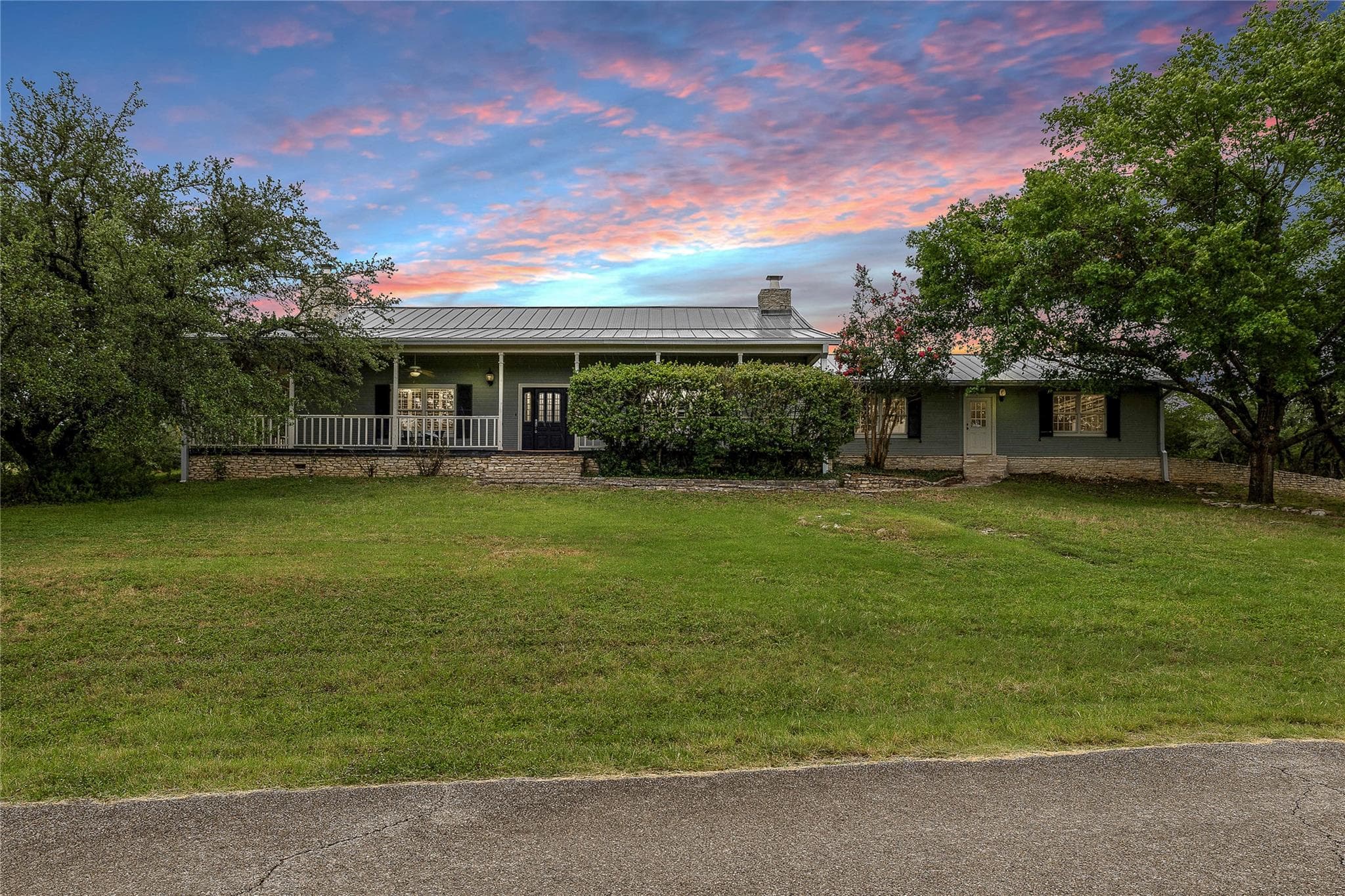 901 LAUDER Dr