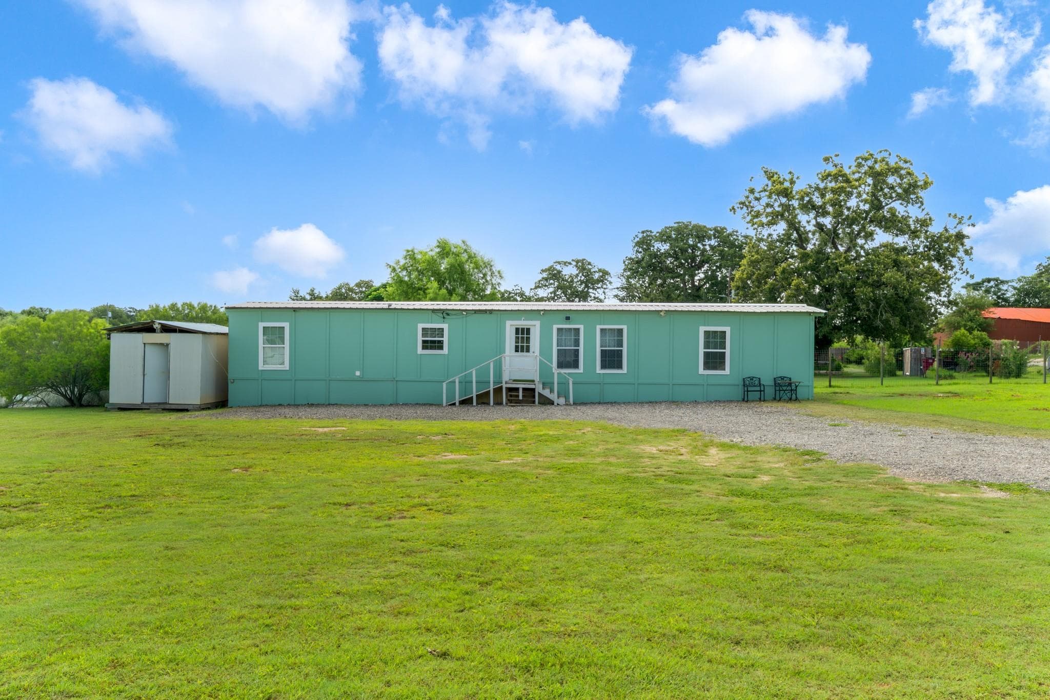 235 Thompson Rd