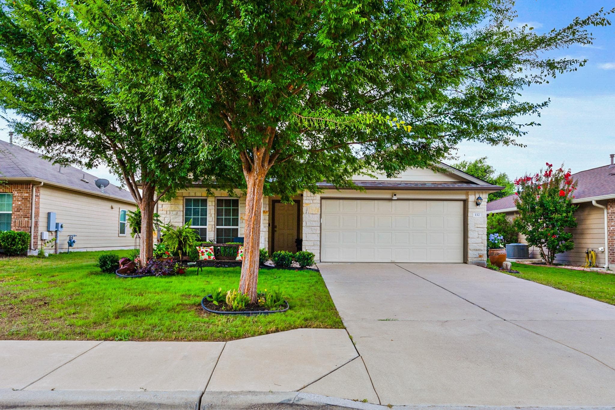 132 Moulins Ln